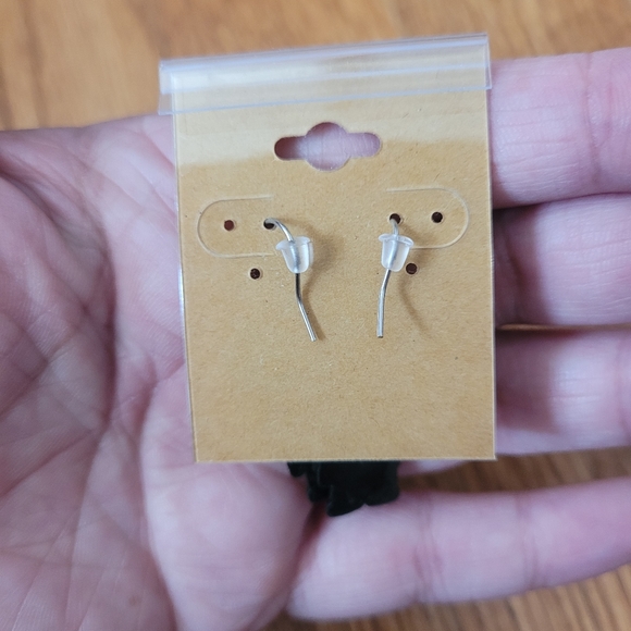 New Tom Riddle Harry Potter Dangle Earrings - Picture 3 of 5